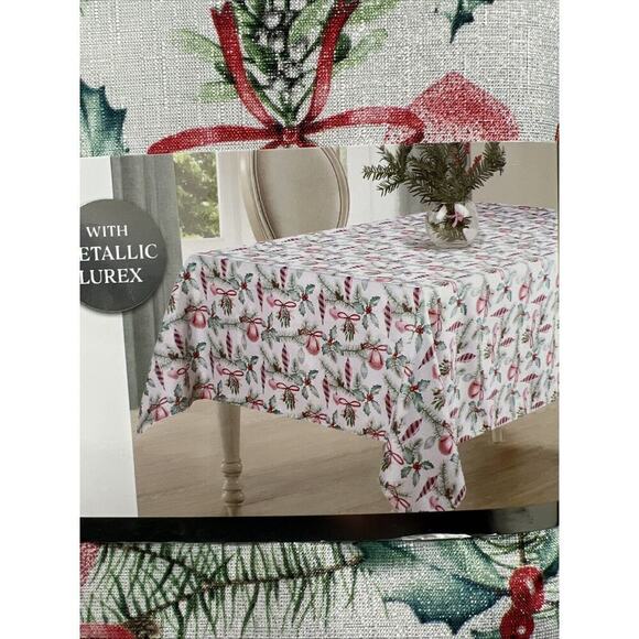 Colordrift MERRY MISTLETOE Christmas 60x104" Easy Care Tablecloth Metallic Lurex - Picture 3 of 5